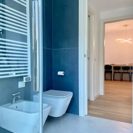 Modern With - Gym And Pool מילאנו